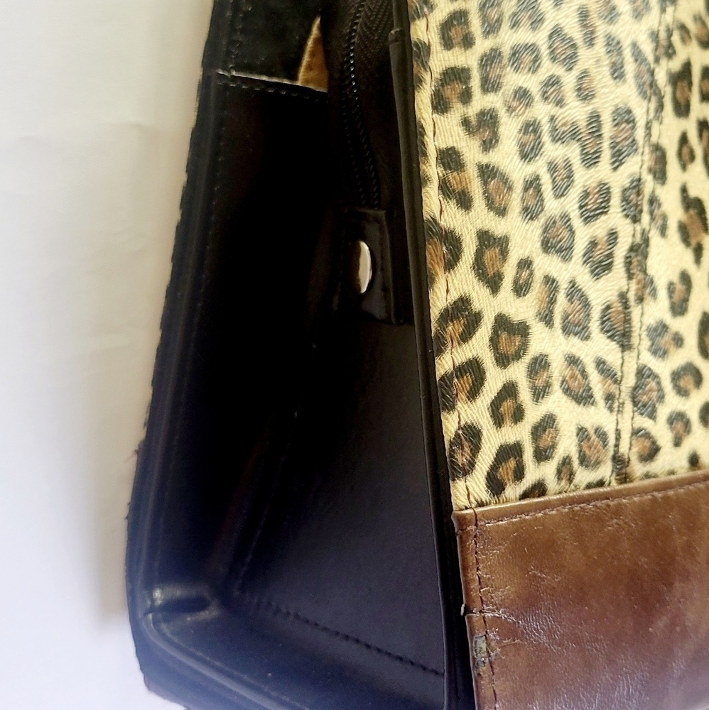 Miche Classic Interchangeable Base Purse With 3 S… - image 6